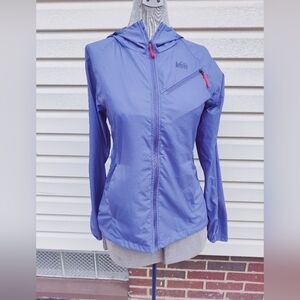 REI Windbreaker Jacket Periwinkle with Red Drawstring Size Small